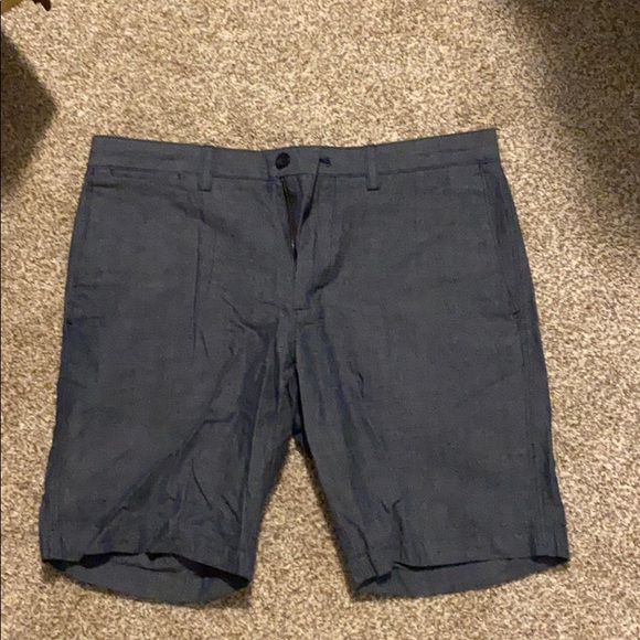 Men’s Banana Republic size 33 gray flat shorts - Picture 1 of 1